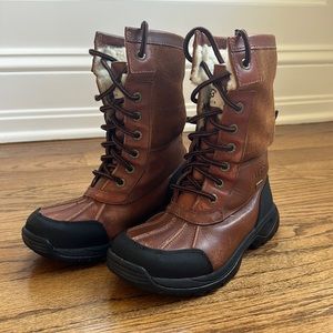 Uggs Boots Gently uses size 1 US